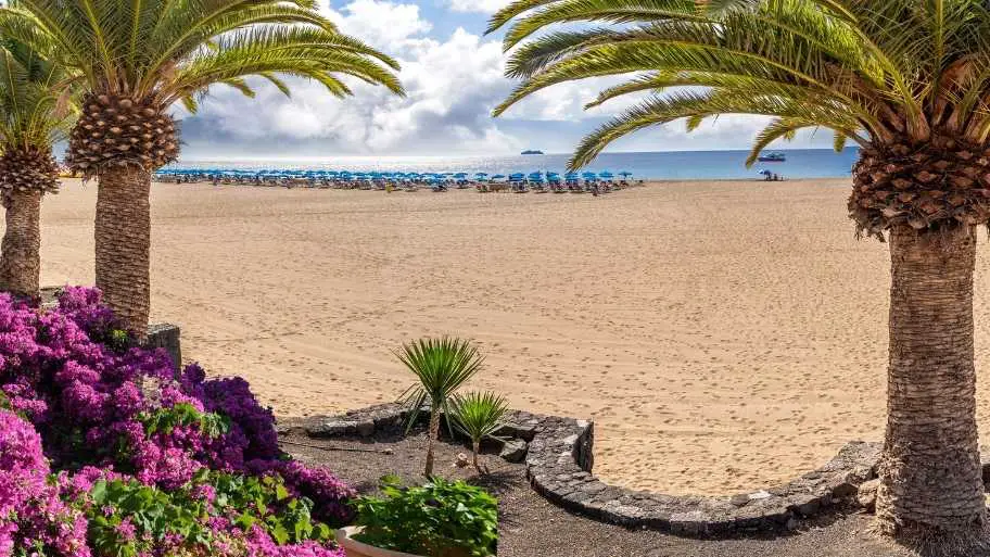 Playa Grande - Puerto Del Carmen - Lanzarote