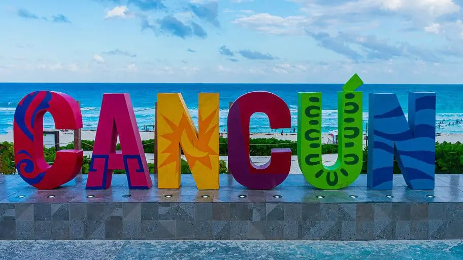 The famous Cancun sign